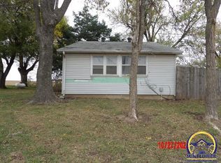 730 E 117th St, Carbondale, KS 66414