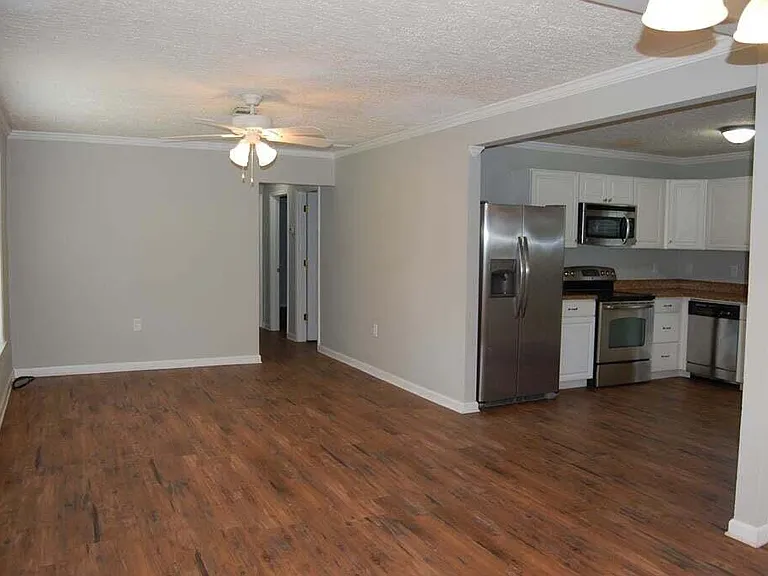 111 Smallridge St — Photo 10