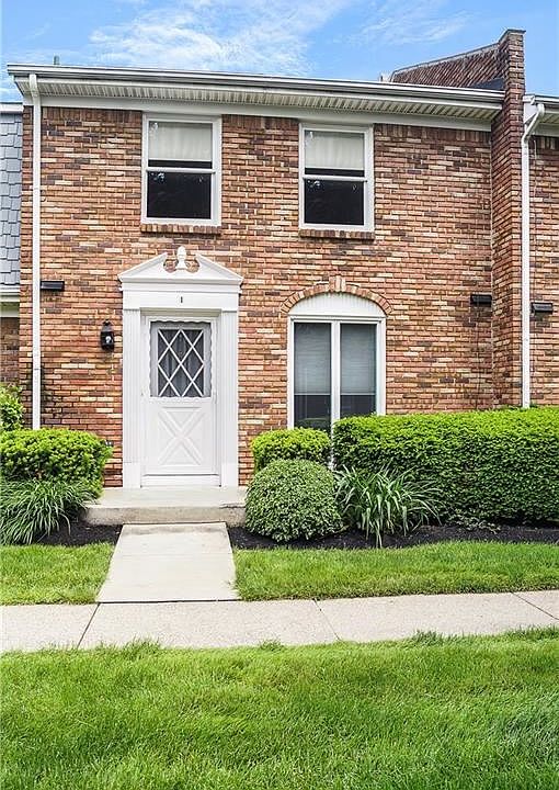 1st image of 95 Oakbrook Dr APT I