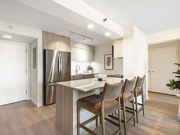 4th image of 2460 Peachtree Rd NE #1410