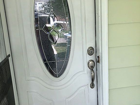 4th image of 253 Forest St