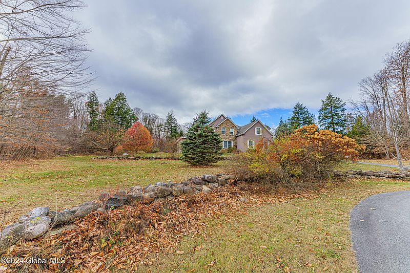 3rd image of 26 Sanford Lane