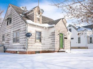 207 3rd St, Wellsburg, IA 50680