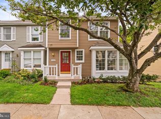 1528 Poplar Grove Dr, Reston, VA 20194