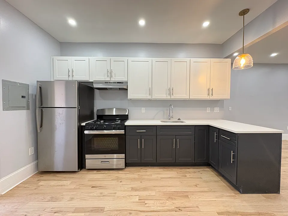 81 Bostwick Ave #4R