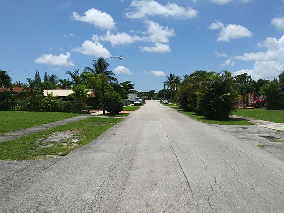 4th image of 20025 NW 3rd Ct