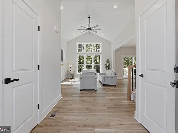 2nd image of 194 Seagull Ct