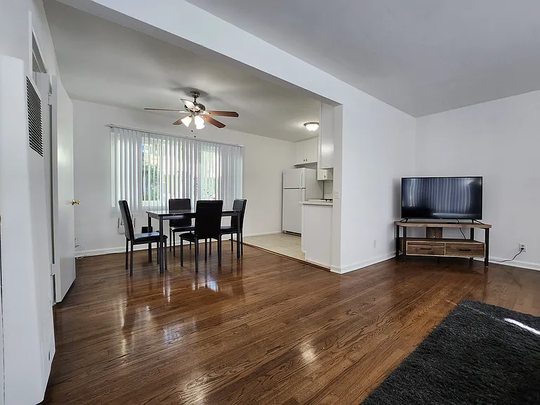 11307 Isleta St #3 — Photo 18