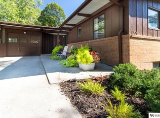 1210 Eastridge Dr, Lincoln, NE 68510