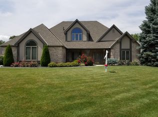 201 Crabapple Ln #8, Ottawa, OH 45875