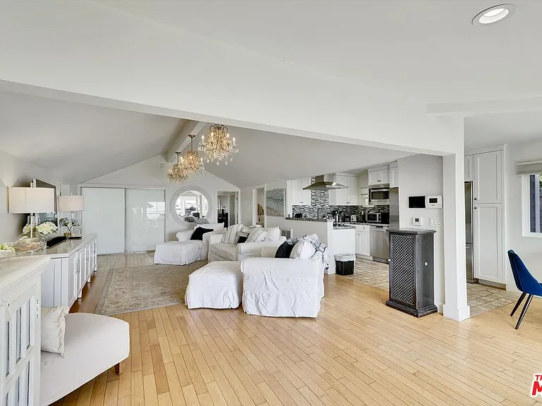 3966 Las Flores Canyon Rd — Photo 16