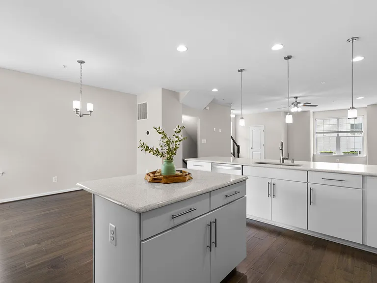 7720 Rearden Ct — Photo 13