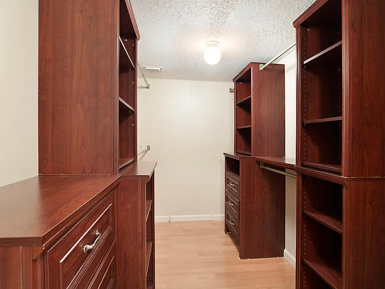 800 Jeffery St #409 — Photo 21