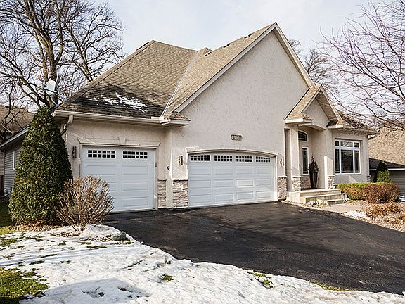 3 car garage with interior organization : Garage is finished w/insulation and slat-boards to perfect
