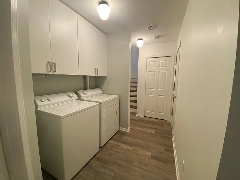 892 Trenton Ln N — Photo 11