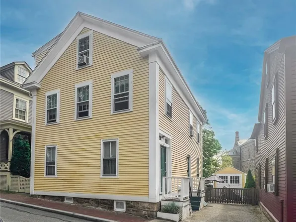 31-33 John St, Newport, RI 02840