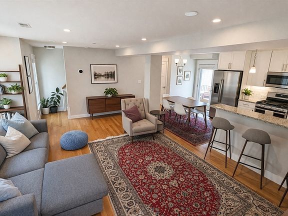 3rd image of 27 Marcella St Unit G