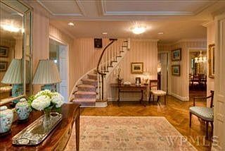 1st image of 2 Willow Ln