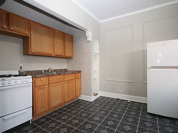 5th image of 3943 W Diversey Ave APT 017