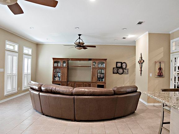 5th image of 111 Lonnie Dr