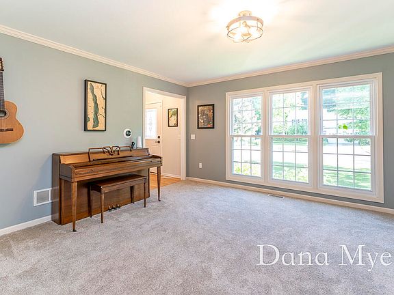 5th image of 4615 Woodcreek Dr SE