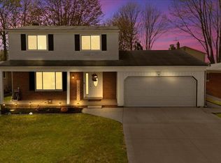 37741 Hacker Dr, Sterling Heights, MI 48310