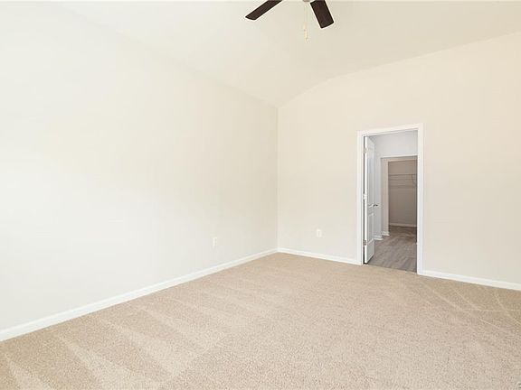 4th image of 15621 Cedarville Dr