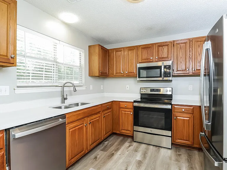 2601 Clarencefield Dr — Photo 8