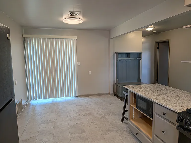 5121 S Madison Ave — Photo 4