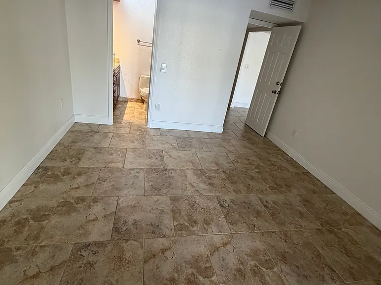 15412 Sharpecroft Dr — Photo 8
