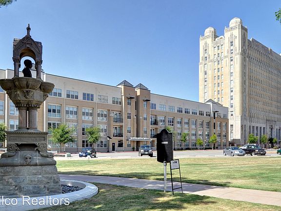 2nd image of 201 W Lancaster Ave Unit 415