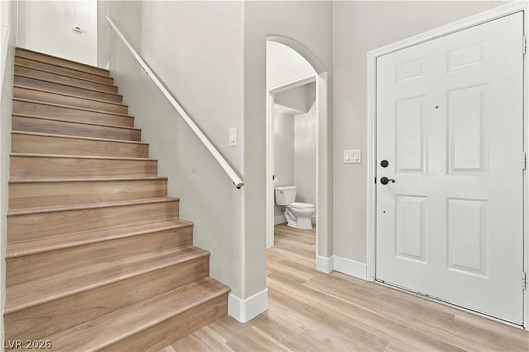 3 bed, 2.5 bath, 1284 sqft, $2,450 — Photo 3