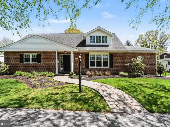 244 Cedar Ave, Hershey, PA 17033