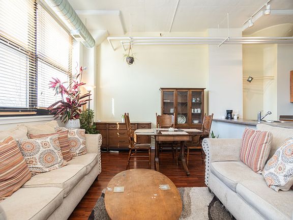 4th image of 2323 W Pershing Rd APT 140