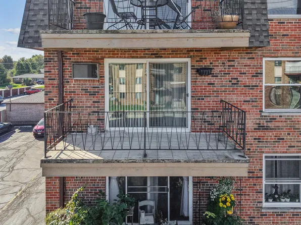 9143 S Roberts Rd APT 21, Hickory Hills, IL 60457