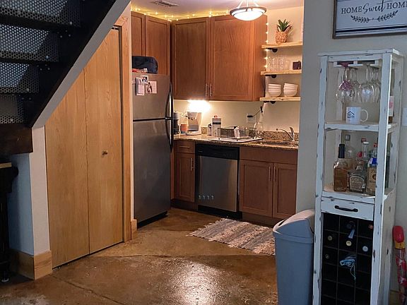 5th image of 1723 Summit Ave APT 106