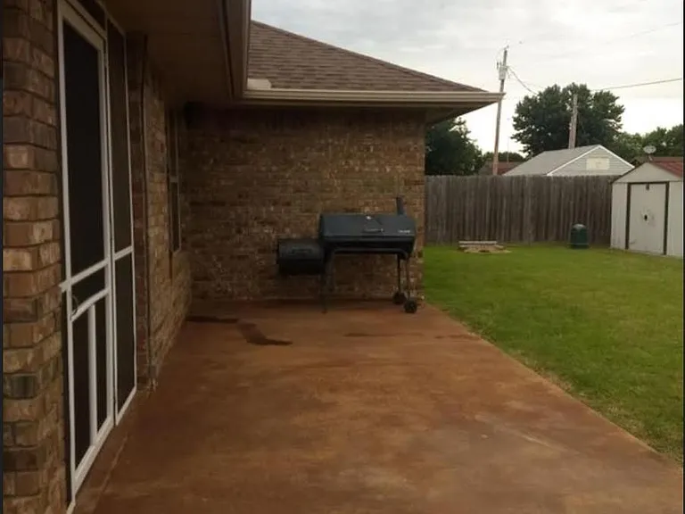 619 NW Granite Ave — Photo 6