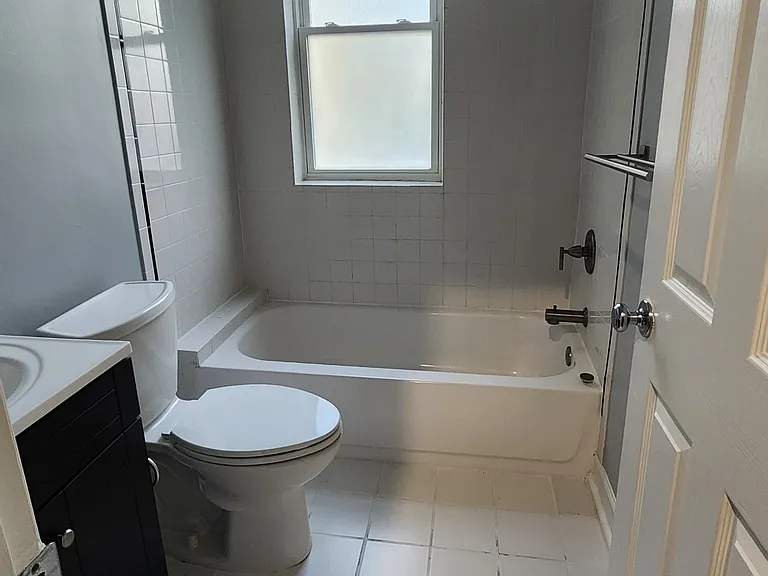905 Kearny St NE — Photo 35