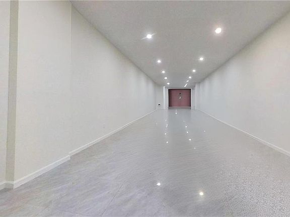 2nd image of 954 3rd Ave Unit 1