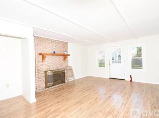 121 Main St, Hellertown, PA 18055