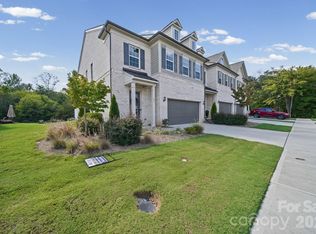 203 Heathbrook Ln, Waxhaw, NC 28173