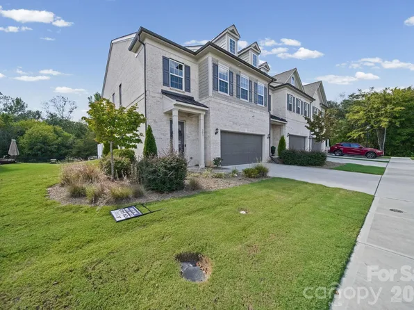 203 Heathbrook Ln, Waxhaw, NC 28173