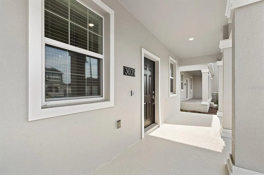 3 bed, 2.5 bath, 1755 sqft, $2,400 — Photo 2