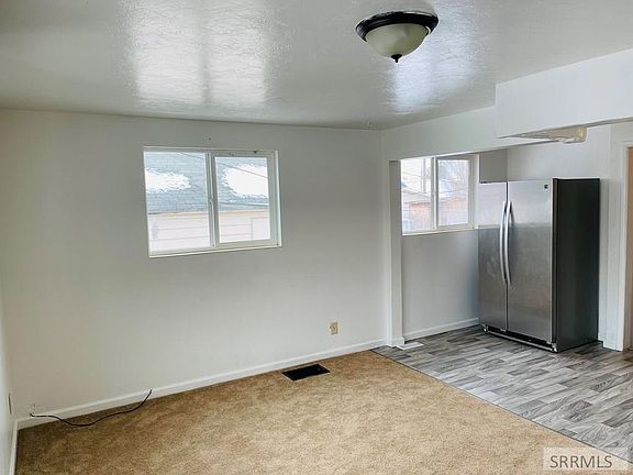 5th image of 635 College St