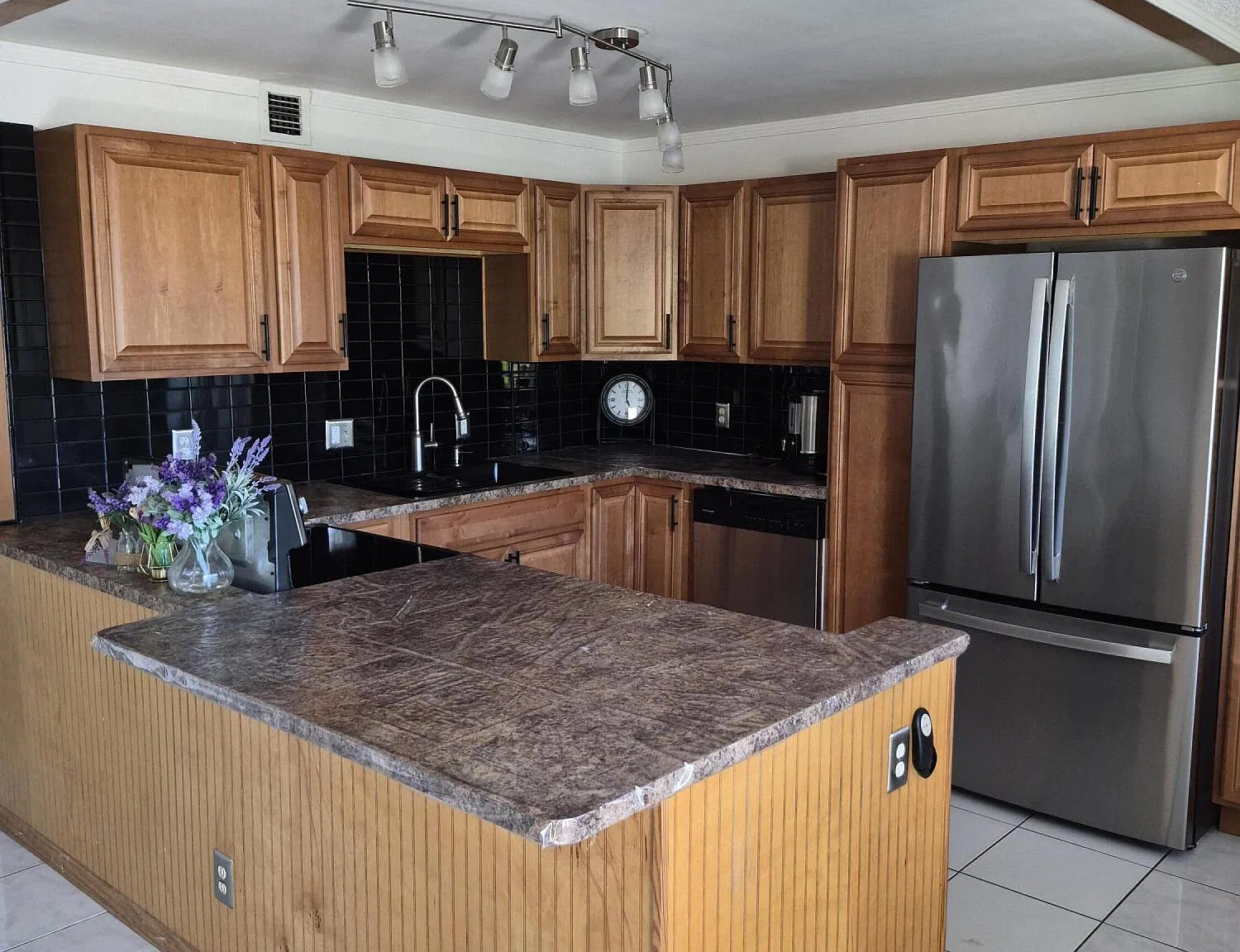 2 bed, 2.0 bath, 874 sqft, $2,200 — Photo 2