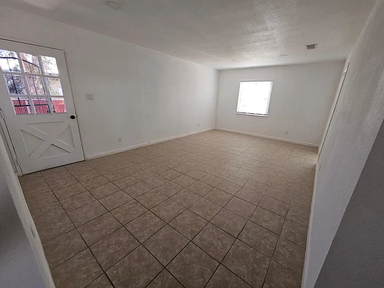 5900 Gipsy Ave — Photo 12