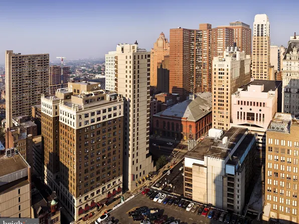 1324 Locust St APT 302, Philadelphia, PA 19107