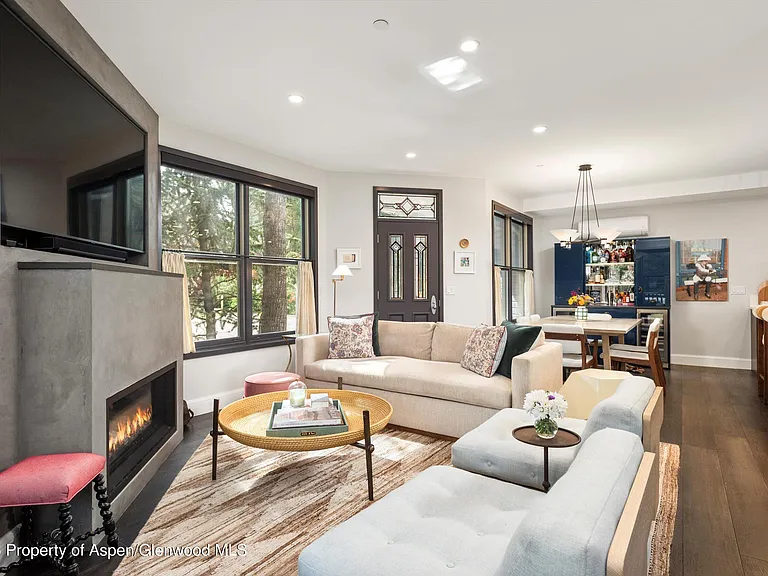 105 E Bleeker St — Photo 5