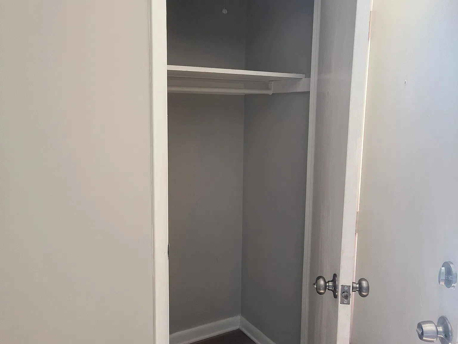 3025 Forest Hills Cir — Photo 2