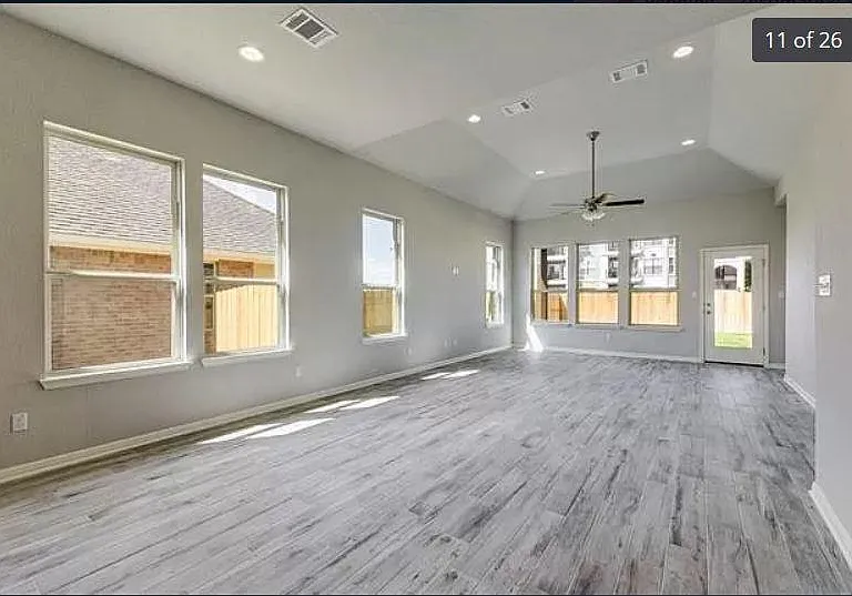 816 Centerra Hills Cir — Photo 10